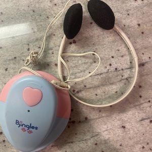 Baby d(o)ppler. Listen to baby’s heart b e a t.